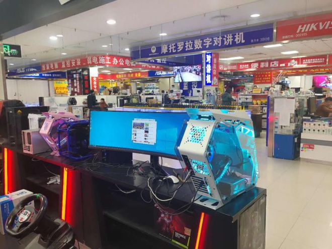 電子產品銷售旺 準大學生成主力